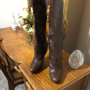 Look: stunning, dark chocolate Stiletto boots